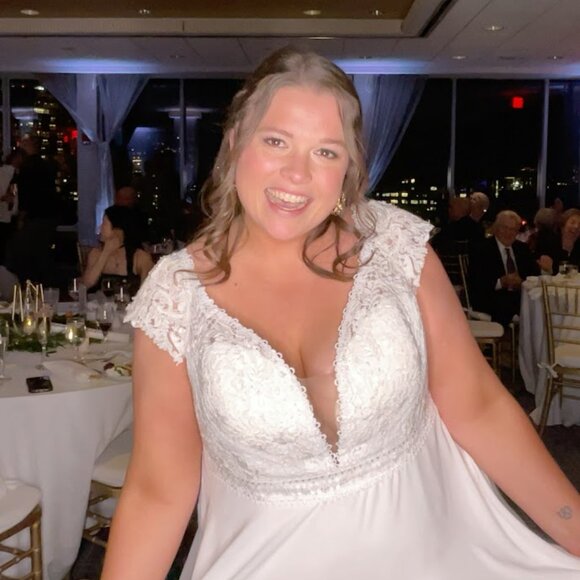 Meet your Posher, Erika - Picture 1 of 1